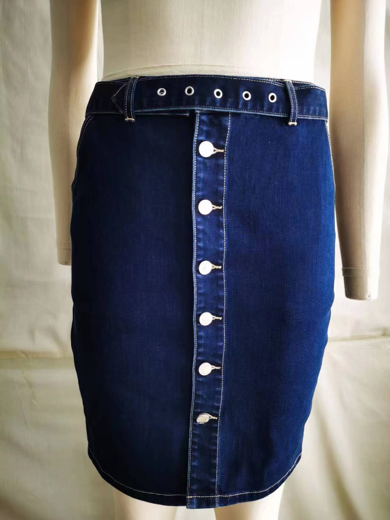 前開扣女裙_青島紡聯集團進出口有限公司